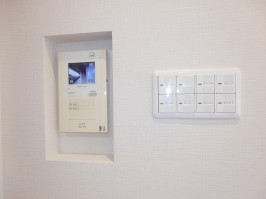 モニター付きインターホン・照明のスイッチ モニター付きインターホン・照明のスイッチ