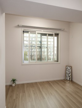 洋室の内窓・遮音効果・外の音も大きな声も気にせず、一家団らん