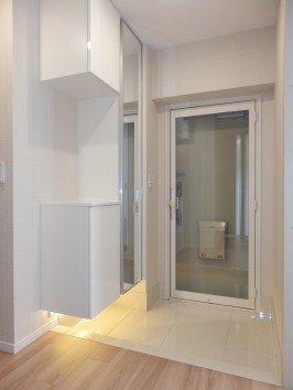 玄関の内窓・侵入抑止効果・二重の窓で簡単に侵入させない