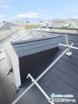屋根足場の設置　 屋根のシリコン塗装