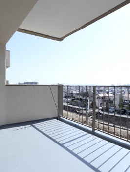 バルコニー・西側から東向き