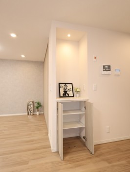 ダイニングの電話台・開けた状態