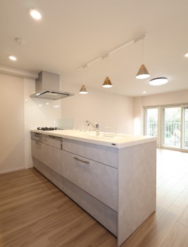 キッチン・幅257cm・奥行75cm・高さ90cm