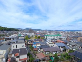 バルコニーからの眺望・北側・宝塚の街並みが綺麗に見えます