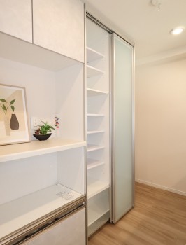 トールキャビネット・開けた状態