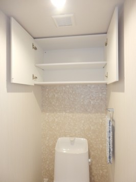 トイレの吊戸棚（アッパーキャビネット）