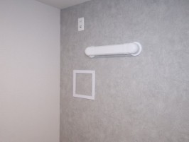 すべての部屋にエアコンが設置可能・エアコンの先行配管の化粧カバー