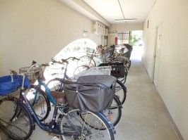 自転車置場・７５台