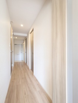 廊下から玄関・スイッチが不要な人感センサーで快適 廊下から玄関・スイッチが不要な人感センサーで快適