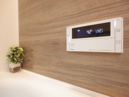 浴室とキッチンで通話ができるインターホン機能付リモコン