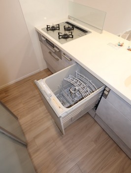 食器洗い乾燥機・庫内容量は約６３Ｌ・食器収納点数は４７点で約６人分