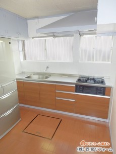 昔ながらの流し台から、リクシルの取り替え用キッチン 「 パッ 昔ながらの流し台から、リクシルの取り替え用キッチン 「 パッ