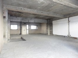 すべてをスケルトン(丸裸)に解体・バルコニー面 すべてをスケルトン(丸裸)に解体・バルコニー面