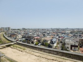 バルコニーからの眺め①東側・目の前は仁川で景色がきれい バルコニーからの眺め①東側・目の前は仁川で景色がきれい