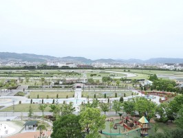 共用廊下からの眺め②北側の阪神競馬場・景色がきれい