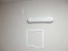 すべての部屋にエアコンが設置可能・エアコンの先行配管の化粧カバー