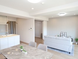 洋室とダイニングに簡単な工事で分ける事も可能 洋室とダイニングに簡単な工事で分ける事も可能