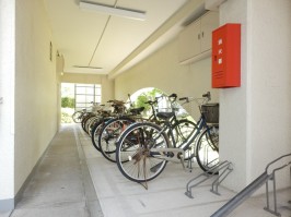 自転車置場・屋内５２台・屋外６台