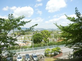 共用廊下からの眺め②北側の阪神競馬場・景色がきれい