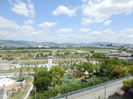 共用廊下からの眺め②北側の阪神競馬場・景色がきれい