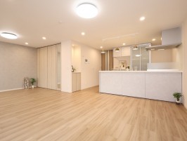 モダンな雰囲気のリビングダイニングキッチン